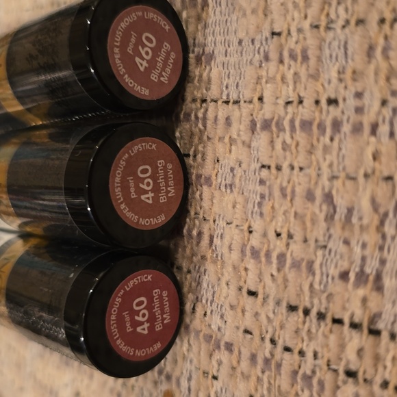 REVLON BRAND WOMEN'S SUPER LUSTROUS LIPSTICK BUNDLE OF 3 - Picture 4 of 6